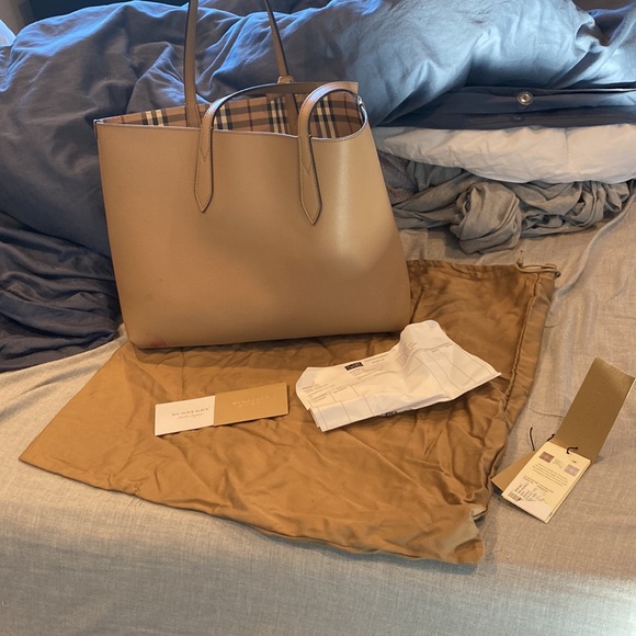 Burberry tote - Picture 5 of 6